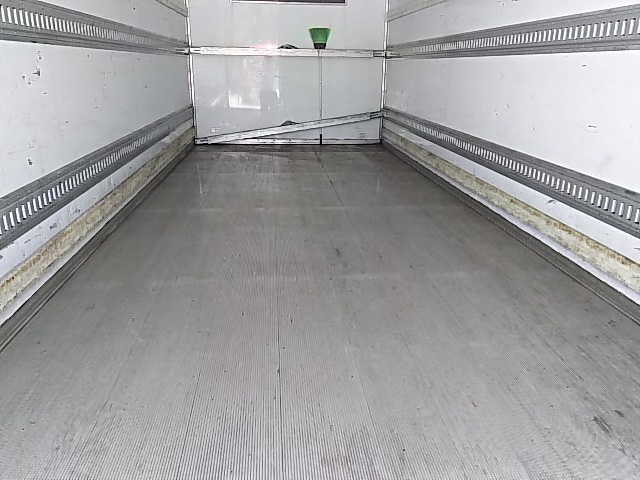 いすゞフォワード冷凍車（冷蔵車）中型（4t）[写真09]