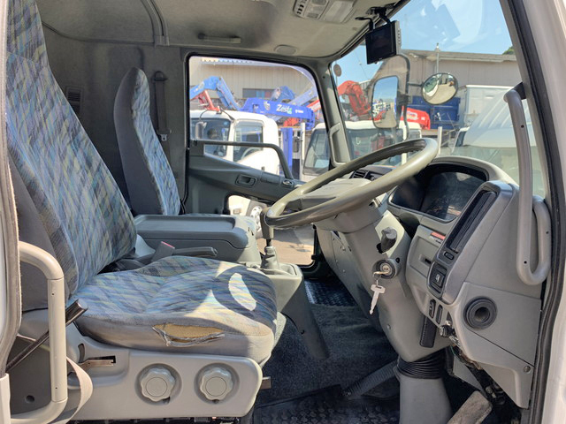 三菱ふそうファイターセルフクレーン3段中型（4t）[写真34]