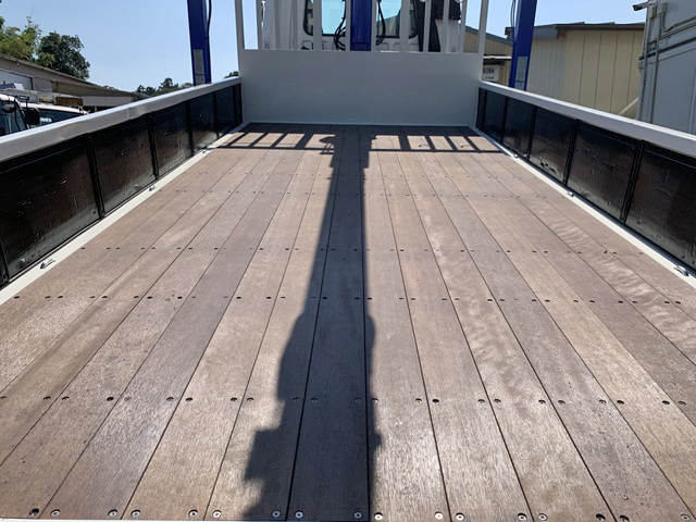 三菱ふそうファイターセルフクレーン3段中型（4t）[写真08]