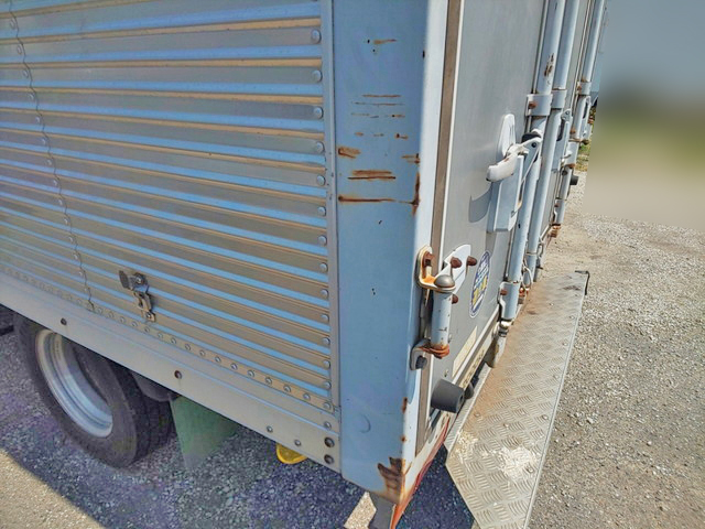 いすゞエルフアルミバン小型（2t・3t）[写真14]