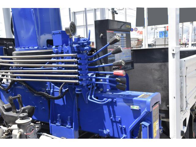 いすゞフォワードクレーン3段中型（4t）[写真13]