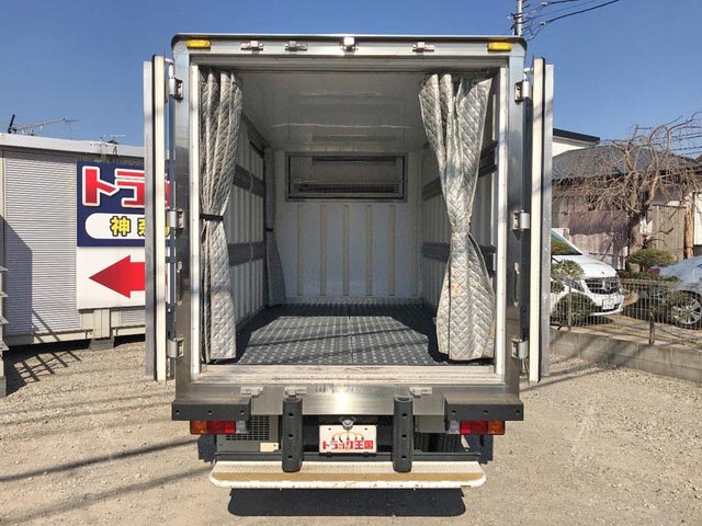 三菱ふそうキャンター冷凍車（冷蔵車）小型（2t・3t）[写真11]