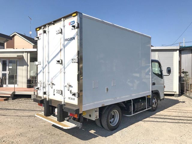 三菱ふそうキャンター冷凍車（冷蔵車）小型（2t・3t）[写真02]