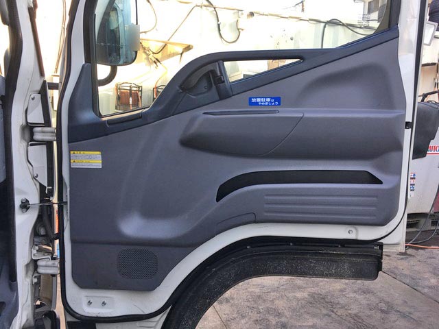 三菱ふそうキャンター冷凍車（冷蔵車）小型（2t・3t）[写真31]