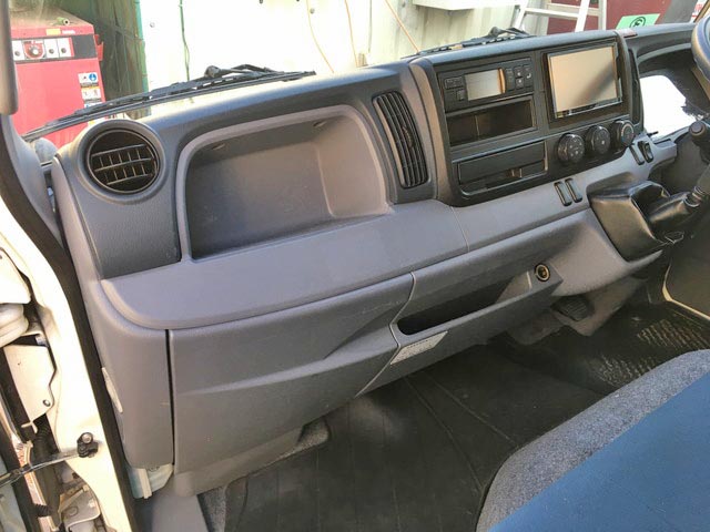 三菱ふそうキャンター冷凍車（冷蔵車）小型（2t・3t）[写真32]