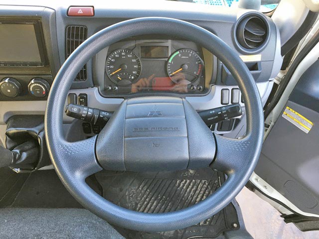 三菱ふそうキャンター冷凍車（冷蔵車）小型（2t・3t）[写真37]