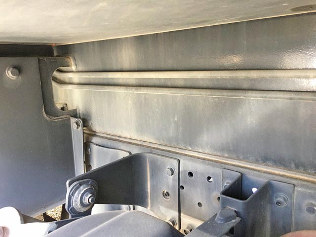 いすゞエルフ高所作業車小型（2t・3t）[写真24]