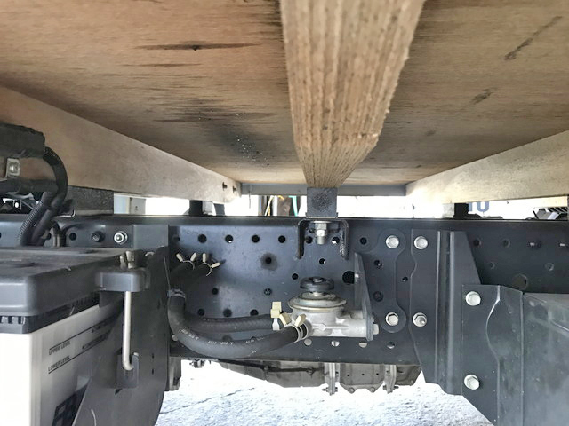 いすゞエルフ平ボディ小型（2t・3t）[写真10]