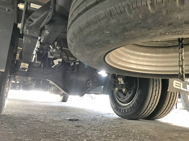 いすゞエルフ平ボディ小型（2t・3t）[写真12]