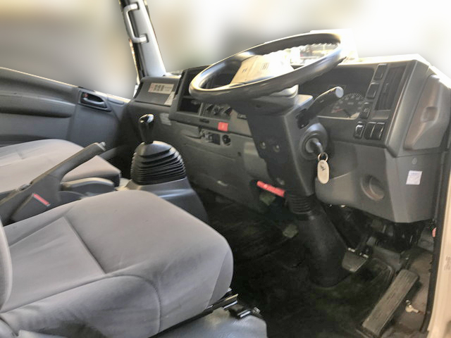 いすゞエルフ平ボディ小型（2t・3t）[写真15]