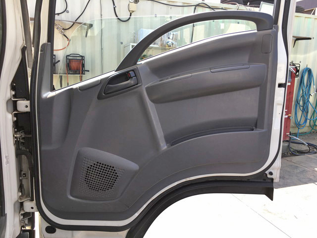 いすゞエルフ平ボディ小型（2t・3t）[写真28]