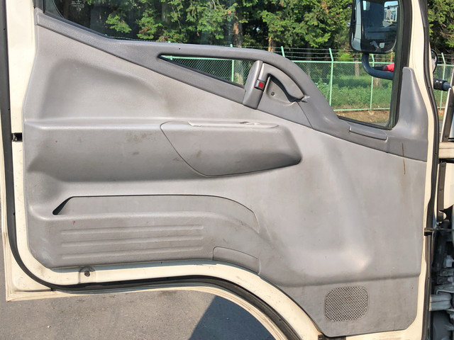 三菱ふそうキャンター高所作業車小型（2t・3t）[写真30]