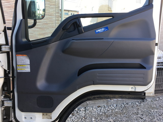 三菱ふそうキャンター平ボディ小型（2t・3t）[写真24]