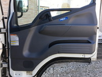 三菱ふそうキャンター平ボディ小型（2t・3t）[写真24]