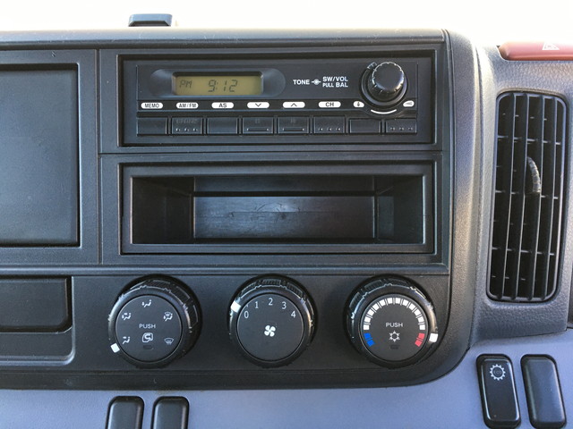 三菱ふそうキャンター平ボディ小型（2t・3t）[写真30]