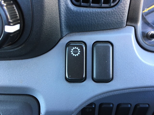 三菱ふそうキャンター平ボディ小型（2t・3t）[写真31]