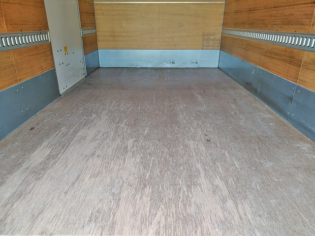 いすゞエルフアルミバン小型（2t・3t）[写真12]