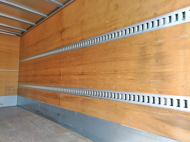 いすゞエルフアルミバン小型（2t・3t）[写真14]