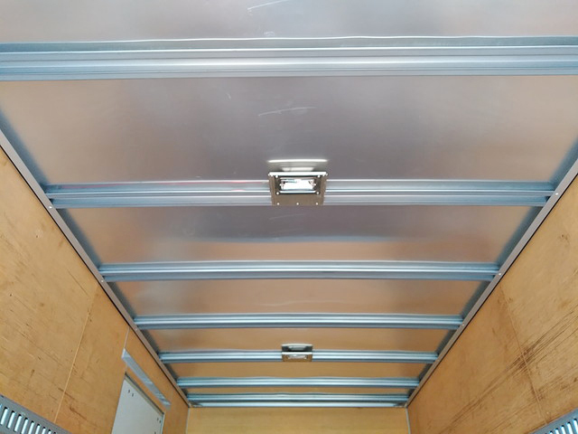 いすゞエルフアルミバン小型（2t・3t）[写真15]