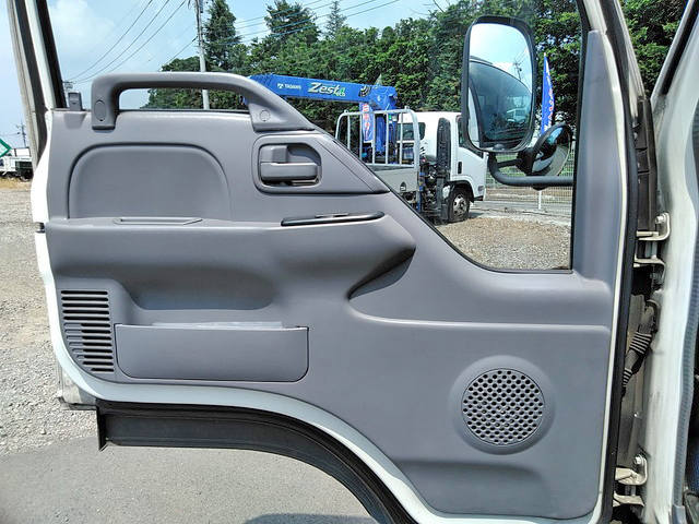 いすゞエルフアルミバン小型（2t・3t）[写真30]