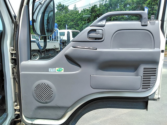 いすゞエルフアルミバン小型（2t・3t）[写真31]