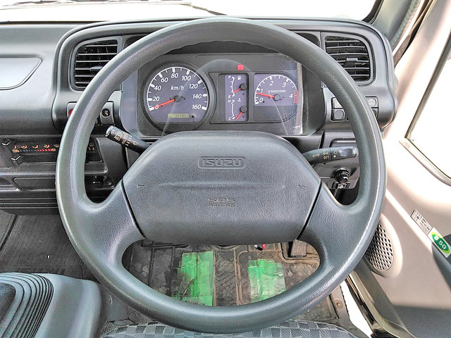 いすゞエルフアルミバン小型（2t・3t）[写真37]