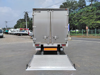 いすゞエルフアルミバン小型（2t・3t）[写真09]