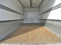 いすゞフォワードアルミウイング中型（4t）[写真10]