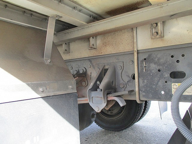 いすゞフォワードアルミウイング中型（4t）[写真14]