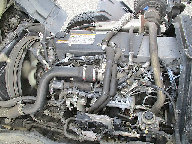 いすゞフォワードアルミウイング中型（4t）[写真16]