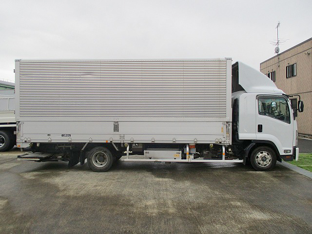 いすゞフォワードアルミウイング中型（4t）[写真08]