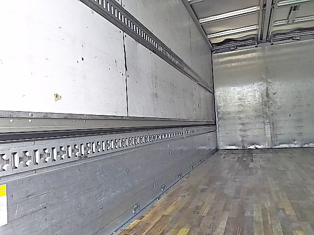 三菱ふそうファイターアルミウイング中型（4t）[写真11]