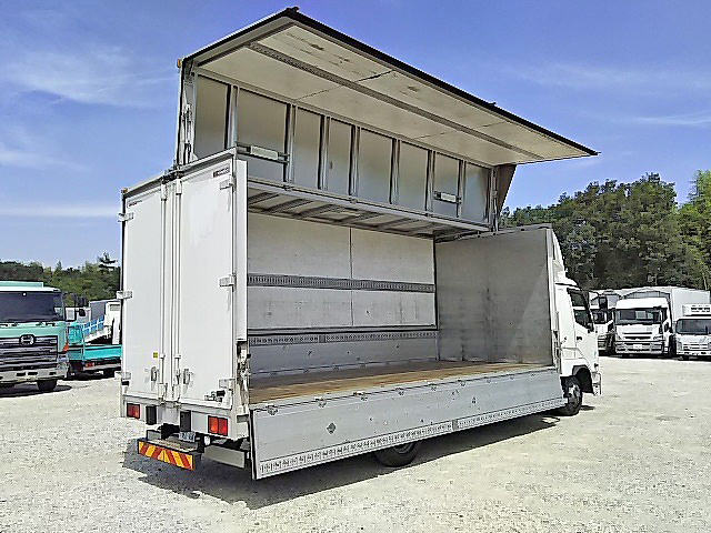 三菱ふそうファイターアルミウイング中型（4t）[写真13]