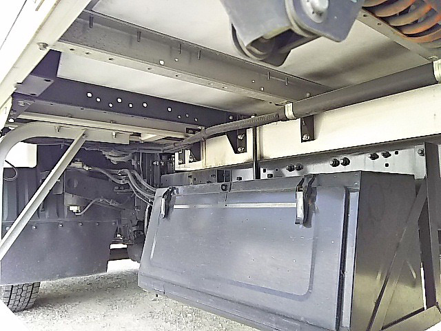 三菱ふそうファイターアルミウイング中型（4t）[写真21]