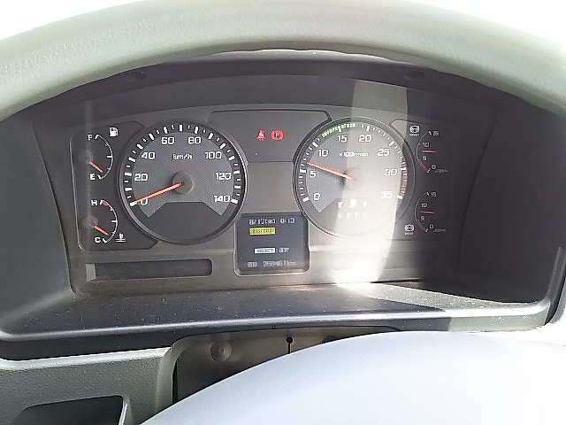 三菱ふそうファイターアルミウイング中型（4t）[写真38]