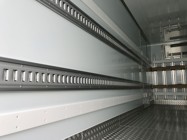 日野レンジャー冷凍車（冷蔵車）中型（4t）[写真12]