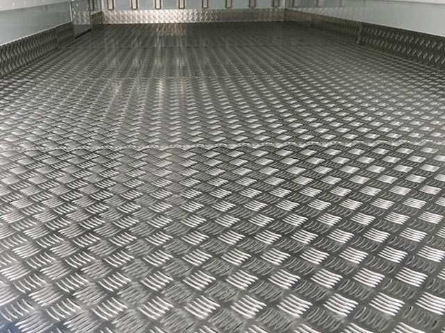 日野レンジャー冷凍車（冷蔵車）中型（4t）[写真15]