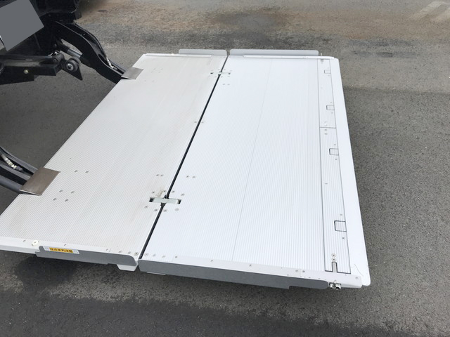 日野レンジャー冷凍車（冷蔵車）中型（4t）[写真08]