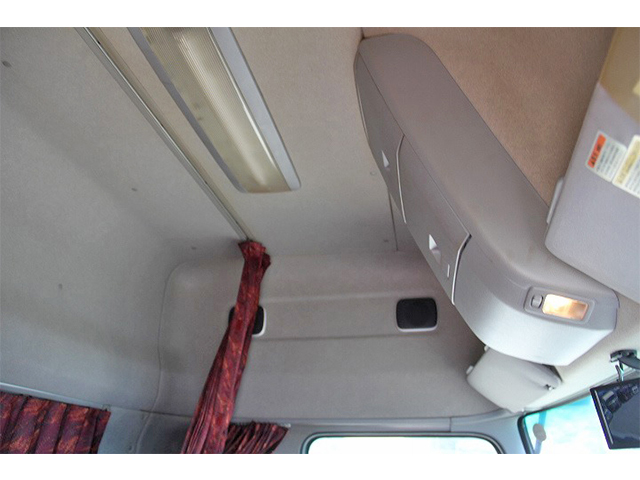 UDトラックスクオンアルミウイング大型（10t）[写真31]