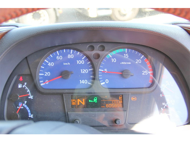 UDトラックスクオンアルミウイング大型（10t）[写真32]