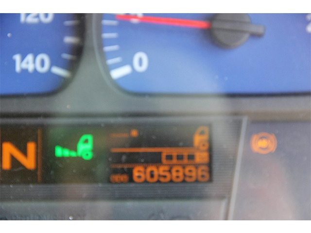 UDトラックスクオンアルミウイング大型（10t）[写真33]