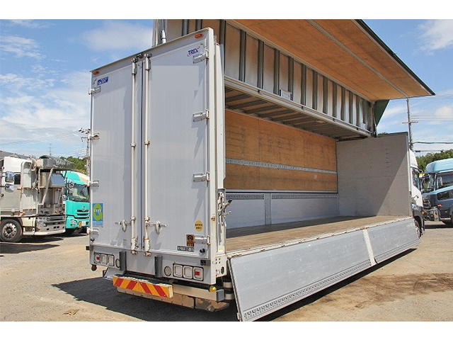 UDトラックスクオンアルミウイング大型（10t）[写真07]