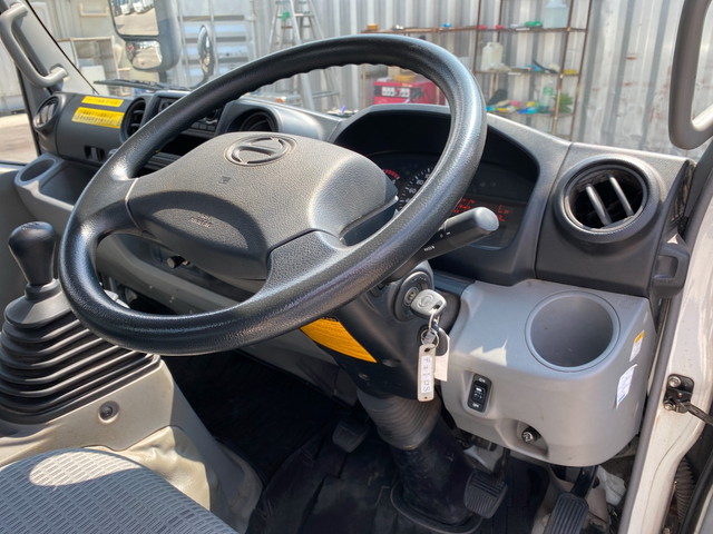 日野デュトロ平ボディ小型（2t・3t）[写真34]