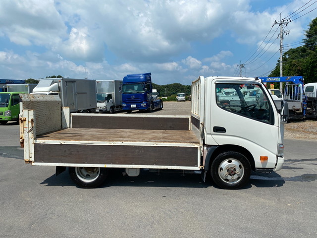 日野デュトロ平ボディ小型（2t・3t）[写真06]