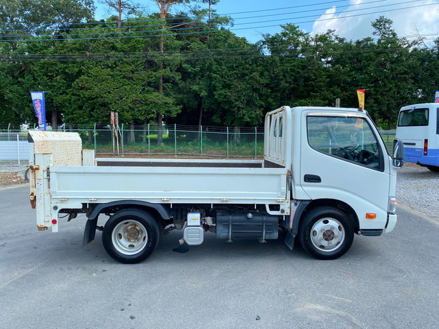 日野デュトロ平ボディ小型（2t・3t）[写真08]