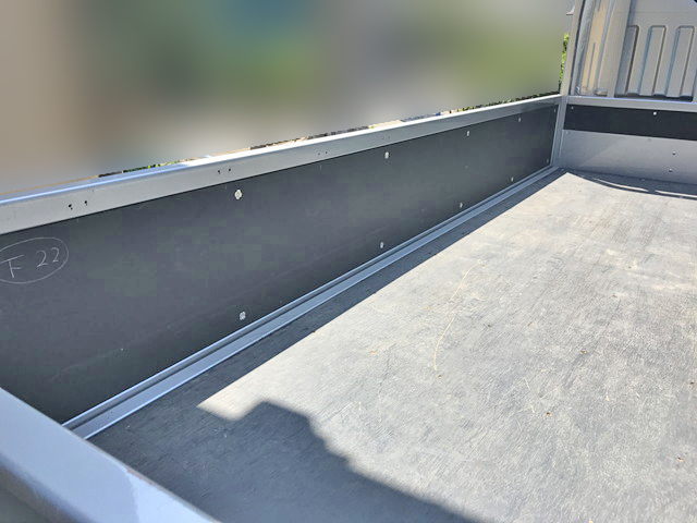 日産アトラス平ボディ小型（2t・3t）[写真08]