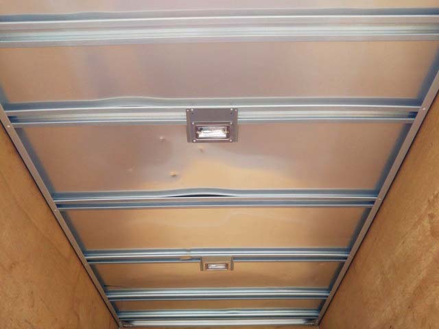 いすゞエルフパネルバン小型（2t・3t）[写真14]