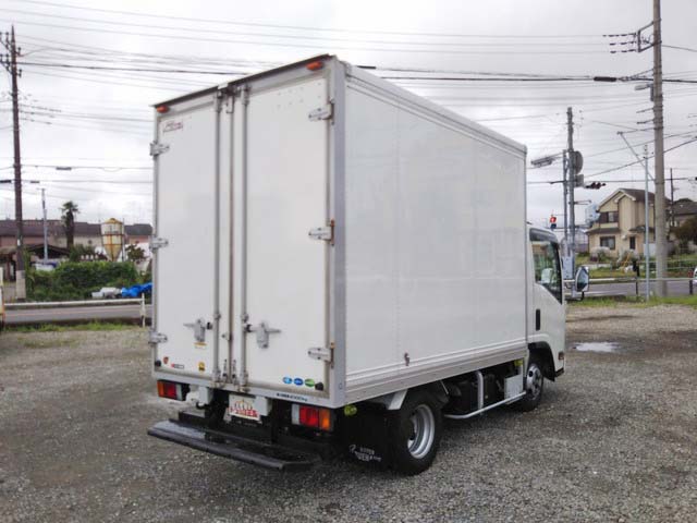 いすゞエルフパネルバン小型（2t・3t）[写真02]