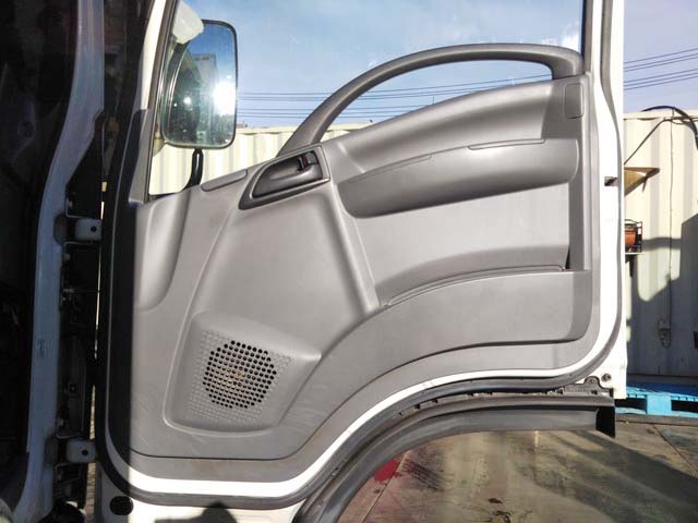 いすゞエルフパネルバン小型（2t・3t）[写真31]