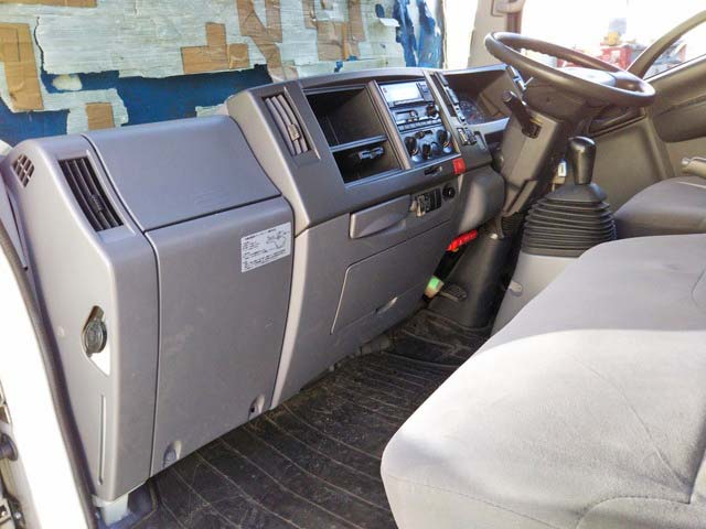 いすゞエルフパネルバン小型（2t・3t）[写真34]